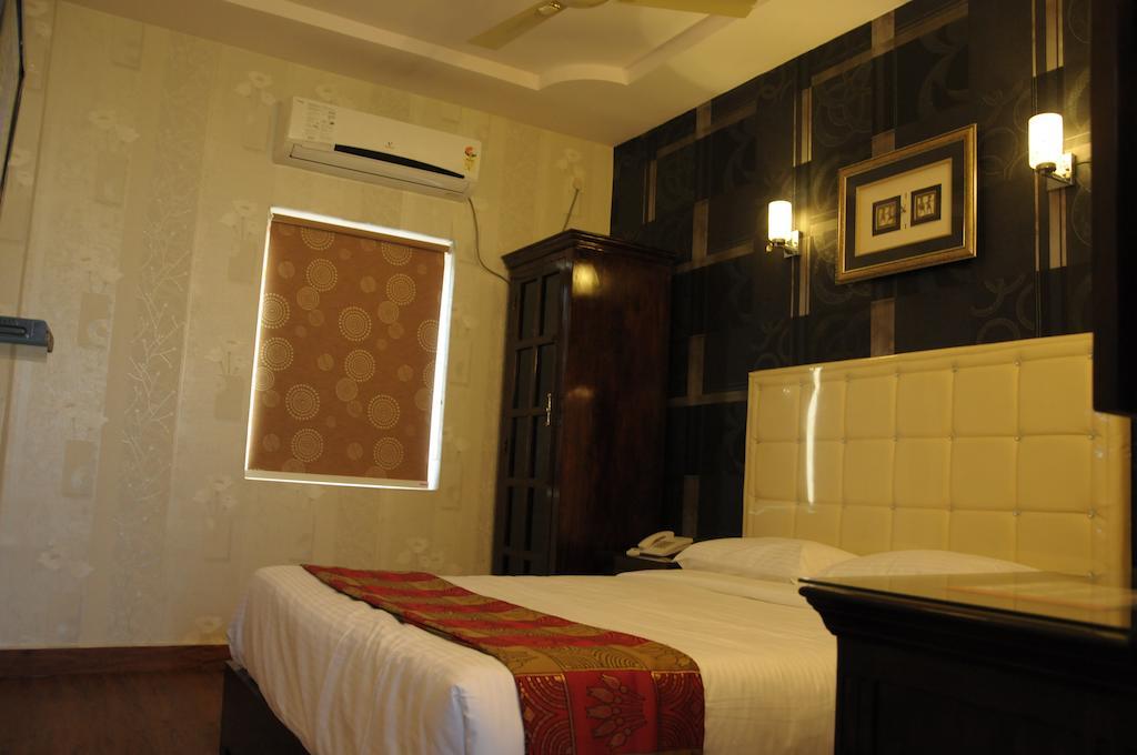 Hotel Executive Inn Vidzsajavádá Kültér fotó