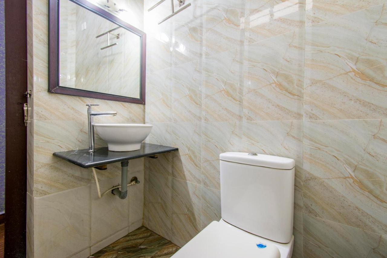 Hotel Executive Inn Vidzsajavádá Kültér fotó