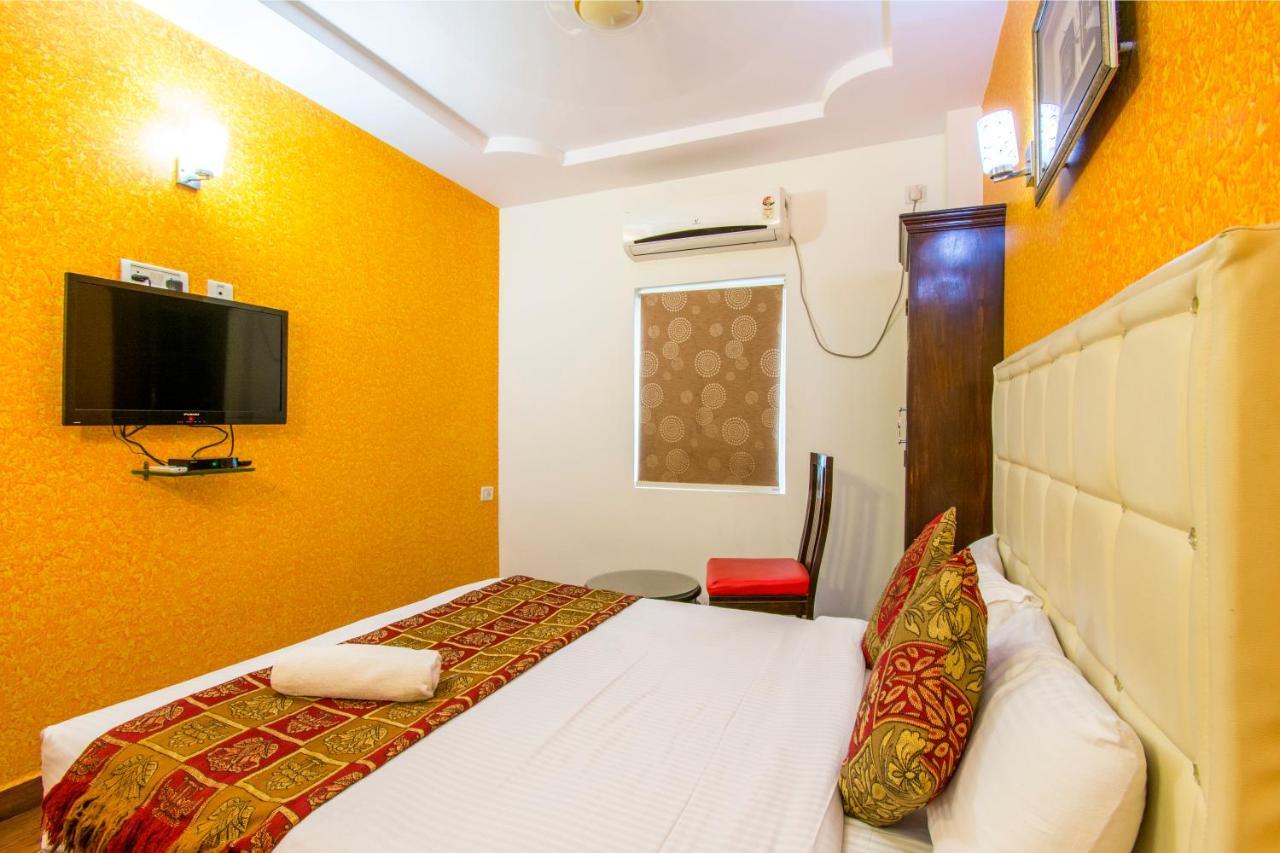 Hotel Executive Inn Vidzsajavádá Kültér fotó